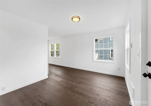 Photo 4 of Single family home for sale at 2928 Nassau St, Everett, WA 98201 | MLS# NWM2533902 | Listing updated on 2026-10-02