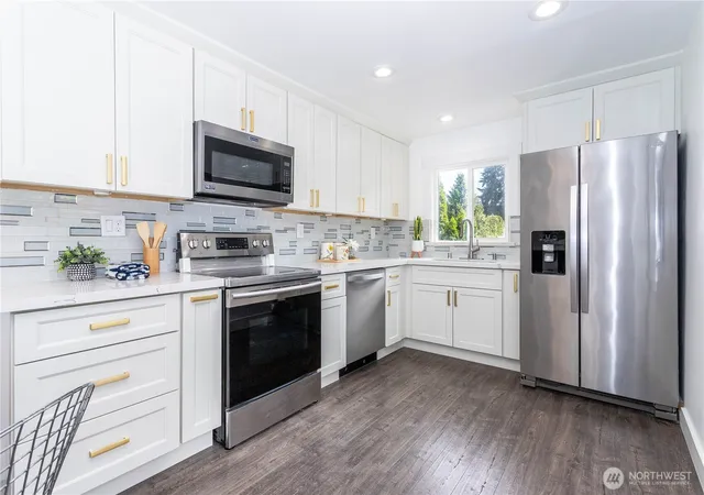 Photo 4 of Single family home for sale at 12260 3rd Avenue SW, Seattle, WA 98146 | MLS# NWM2533965 | Listing updated on 2026-10-01