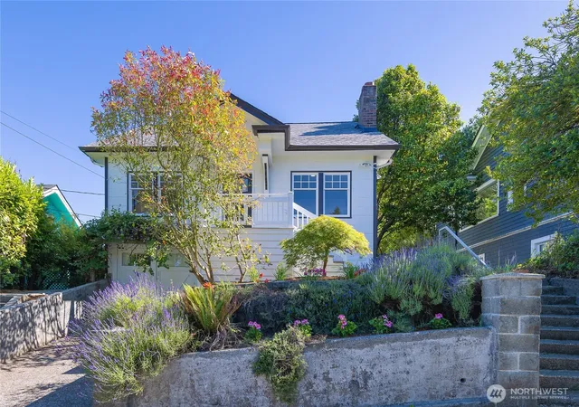 Photo 1 of Single family home for sale at 331 Ne 53rd Street, Seattle, WA 98105 | MLS# NWM2534042 | Listing updated on 2026-09-21