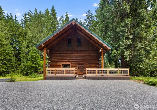 Photo 2 of Single family home for sale at 129 N Lake Roesiger Rd, Snohomish, WA 98290 | MLS# NWM2534056 | Listing updated on 2026-09-21