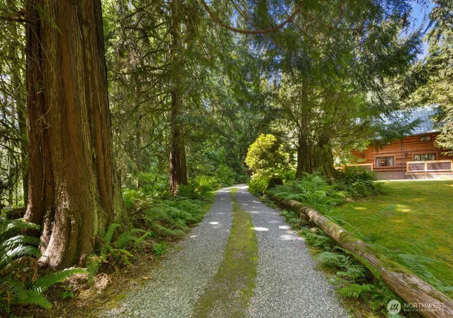 Photo 3 of Single family home for sale at 129 N Lake Roesiger Rd, Snohomish, WA 98290 | MLS# NWM2534056 | Listing updated on 2026-09-21