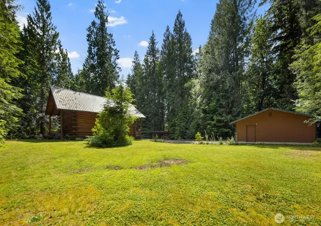 Photo 3 of Single family home for sale at 129 N Lake Roesiger Rd, Snohomish, WA 98290 | MLS# NWM2534056 | Listing updated on 2026-09-21