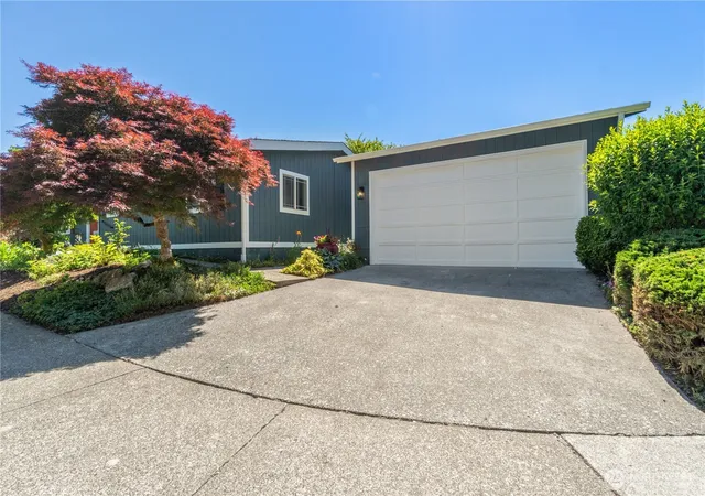 Photo 3 of Contingent at 17138 117th Court Ne, Bothell, WA 98011 | MLS# NWM2534101 | Listing updated on 2026-09-21