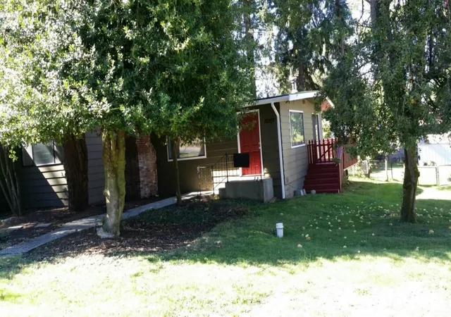 Photo 2 of Single family home for sale at 16707 79th Place Ne, Kenmore, WA 98028 | MLS# NWM2534137 | Listing updated on 2026-10-15