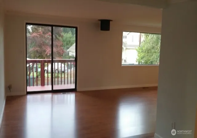 Photo 3 of Single family home for sale at 16707 79th Place NE, Kenmore, WA 98028 | MLS# NWM2534137 | Listing updated on 2026-10-15