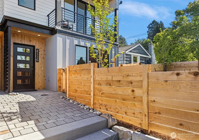 Photo 3 of Sale Pending at 4116 NE 60th Street, Seattle, WA 98115 | MLS# NWM2534183 | Listing updated on 2026-10-01