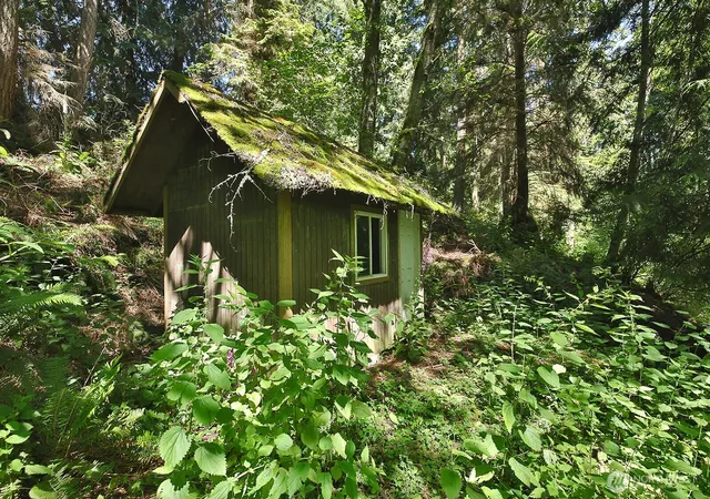 Photo 3 of Sale Pending at 0 Xxx George Dr, Clinton, WA 98236 | MLS# NWM2534201 | Listing updated on 2026-10-01