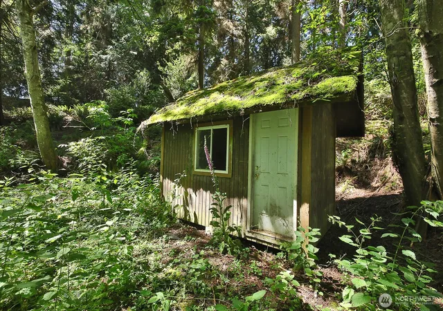 Photo 4 of Sale Pending at 0 Xxx George Dr, Clinton, WA 98236 | MLS# NWM2534201 | Listing updated on 2026-10-01