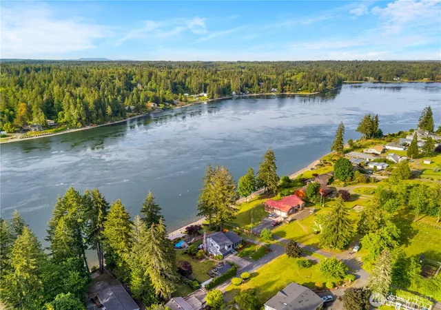Photo 2 of Single family home for sale at 240 SE Mallard Beach Ln, Shelton, WA 98584 | MLS# NWM2534203 | Listing updated on 2026-10-29
