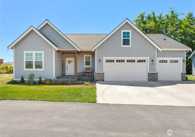 Photo 1 of Single family home for sale at 801 Pine Crst Dr, Everson, WA 98247 | MLS# NWM2534237 | Listing updated on 2026-09-21