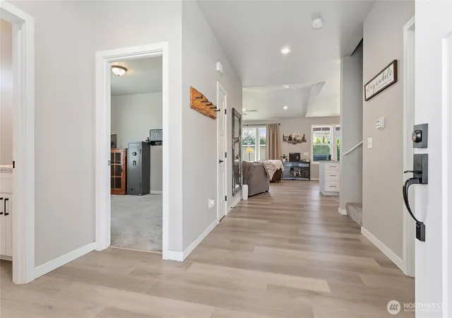 Photo 3 of Single family home for sale at 801 Pine Crst Dr, Everson, WA 98247 | MLS# NWM2534237 | Listing updated on 2026-09-21