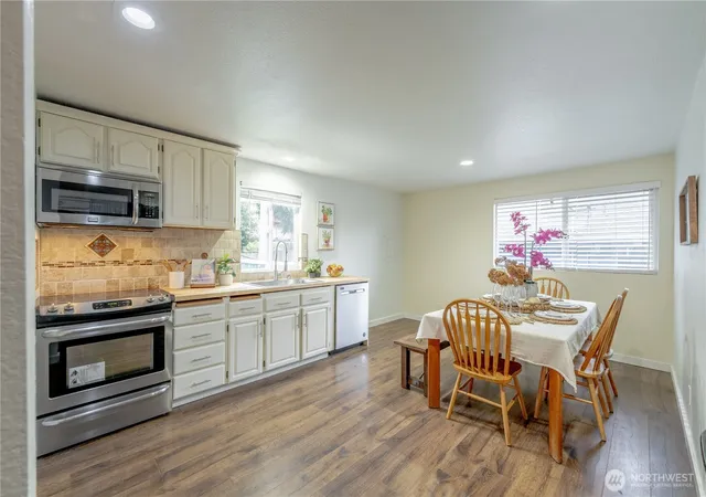 Photo 3 of Condo for sale at 4404 Terrace Dr #10, Everett, WA 98203 | MLS# NWM2534252 | Listing updated on 2026-10-02
