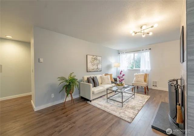 Photo 3 of Condo for sale at 4404 Terrace Dr #10, Everett, WA 98203 | MLS# NWM2534252 | Listing updated on 2026-10-02