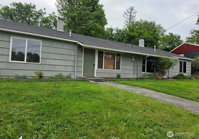 Photo 3 of Multi family home for sale at 1740 Anderson, Bremerton, WA 98312 | MLS# NWM2534274 | Listing updated on 2026-09-21