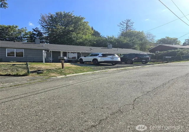 Photo 3 of House for sale at 1740 Anderson, Bremerton, WA 98312 | MLS# NWM2534274 | Listing updated on 2026-09-21