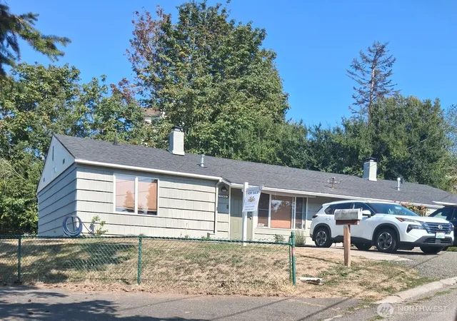 Photo 4 of House for sale at 1740 Anderson, Bremerton, WA 98312 | MLS# NWM2534274 | Listing updated on 2026-09-21