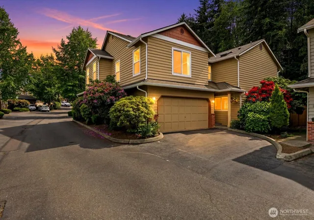 Townhouse for sale at 5730 14th Drive W #B, Everett, WA 98203 | MLS# NWM2534287