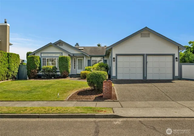 Photo 1 of Single family home for sale at 3050 Chelsea Ln, Enumclaw, WA 98022 | MLS# NWM2534298 | Listing updated on 2026-09-26