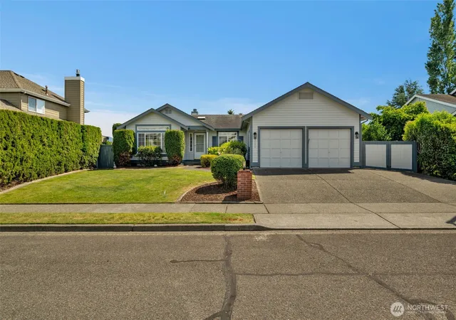 Photo 3 of Single family home for sale at 3050 Chelsea Ln, Enumclaw, WA 98022 | MLS# NWM2534298 | Listing updated on 2026-09-26