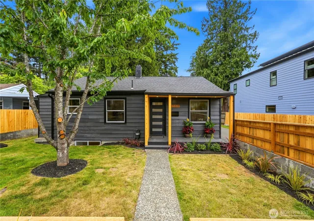 Photo 3 of Single family home for sale at 15822 26th Avenue Ne, Shoreline, WA 98155 | MLS# NWM2534316 | Listing updated on 2026-09-30