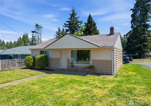 Photo 3 of Single family home for sale at 18824 Midvale Ave N, Shoreline, WA 98133 | MLS# NWM2534333 | Listing updated on 2026-09-21
