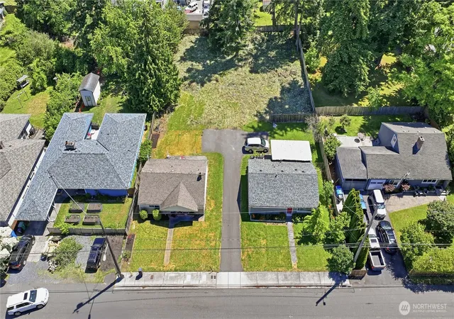 Photo 3 of Single family home for sale at 18824 Midvale Ave N, Shoreline, WA 98133 | MLS# NWM2534333 | Listing updated on 2026-09-21