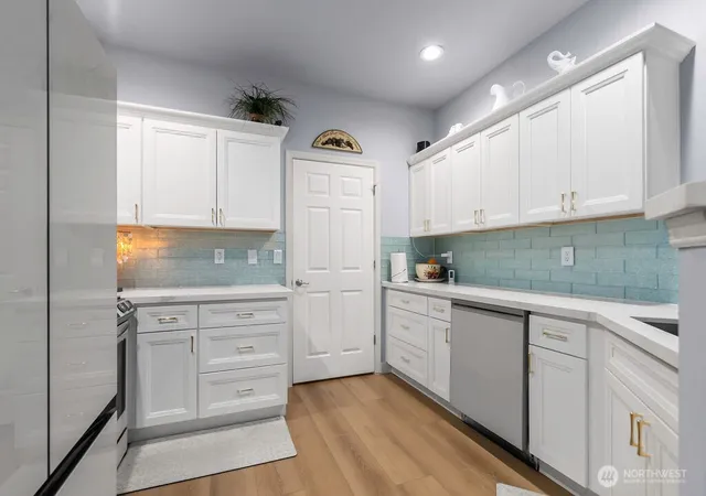 Photo 3 of Condo for sale at 8943 Gravelly Lake Dr SW #2, Lakewood, WA 98499 | MLS# NWM2534349 | Listing updated on 2026-09-21