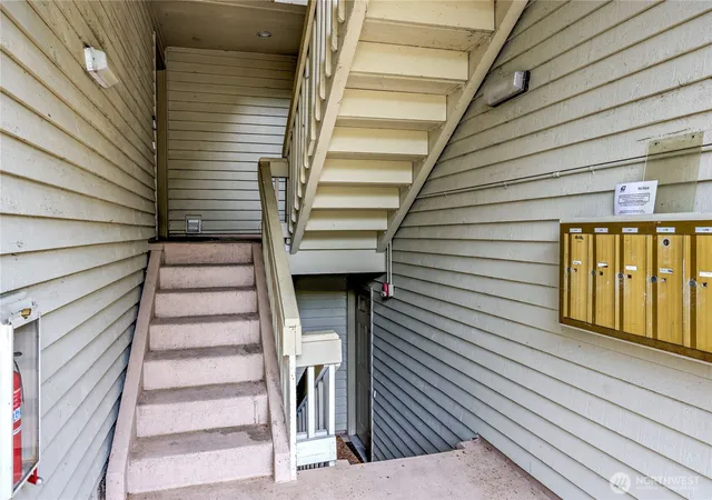 Photo 2 of Sale Pending at 1700 W Sunn Fjord Ln #L202, Bremerton, WA 98312 | MLS# NWM2534351 | Listing updated on 2026-09-25
