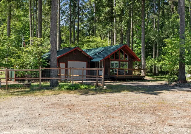 Photo 4 of Sale Pending at 570 N Duckabush Dr W, Hoodsport, WA 98548 | MLS# NWM2534365 | Listing updated on 2026-09-25