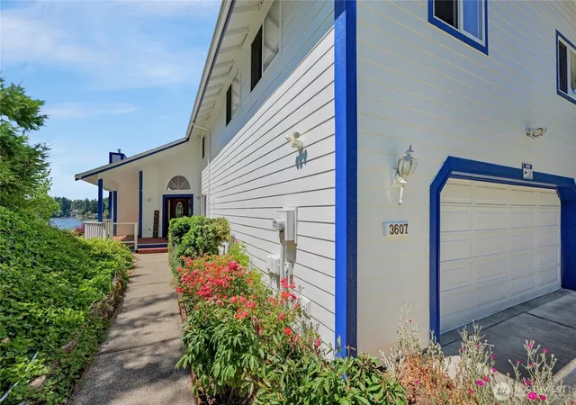 Photo 4 of Single family home for sale at 3607 Walthew Dr SE, Lacey, WA 98503 | MLS# NWM2534372 | Listing updated on 2026-09-21