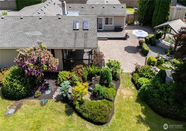 Photo 2 of Single family home for sale at 1918 S Lake Stickney Dr, Lynnwood, WA 98087 | MLS# NWM2534397 | Listing updated on 2026-10-02
