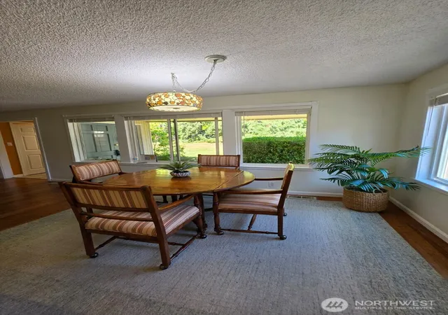 Photo 4 of Single family home for sale at 1918 S Lake Stickney Dr, Lynnwood, WA 98087 | MLS# NWM2534397 | Listing updated on 2026-10-02