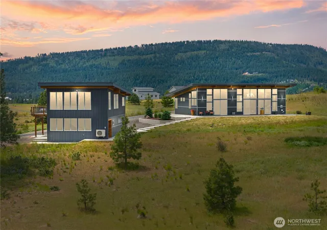Photo 2 of Single family home for sale at 1280 Mountain Crk Dr, Cle Elum, WA 98922 | MLS# NWM2534409 | Listing updated on 2026-09-21