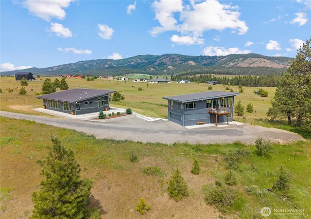 Photo 3 of Single family home for sale at 1280 Mountain Crk Dr, Cle Elum, WA 98922 | MLS# NWM2534409 | Listing updated on 2026-09-21