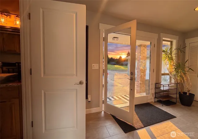 Photo 4 of Single family home for sale at 18064 Mariposa Ln, Mount Vernon, WA 98274 | MLS# NWM2534410 | Listing updated on 2026-09-26