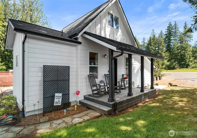 Photo 2 of Single family home for sale at 698 6th Avenue W, Tenino, WA 98589 | MLS# NWM2534412 | Listing updated on 2026-10-02