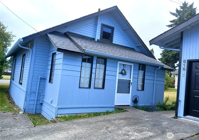 Photo 3 of House for sale at 616 S Race St, Port Angeles, WA 98362 | MLS# NWM2534493 | Listing updated on 2026-10-08