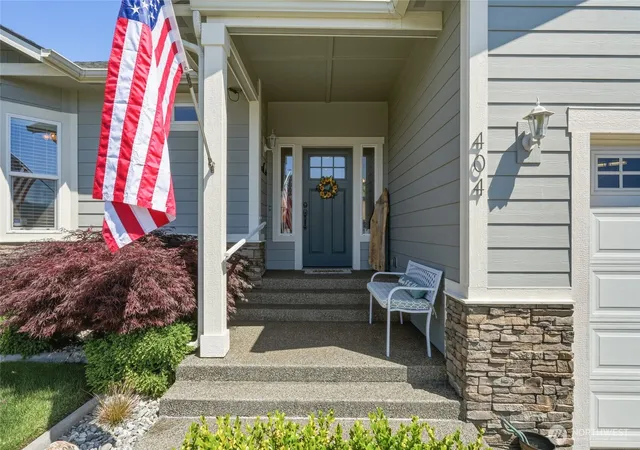 Photo 2 of Sale Pending at 404 Ridgewood Dr, Manson, WA 98831 | MLS# NWM2534499 | Listing updated on 2026-09-25