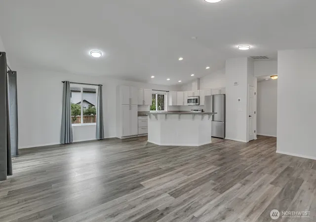 Photo 3 of Single family home for sale at 7215 36th Street W, University Place, WA 98466 | MLS# NWM2534517 | Listing updated on 2026-09-24