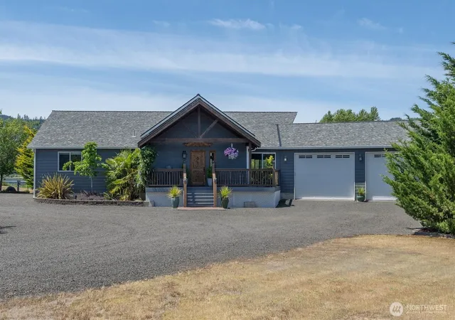 Photo 2 of Single family home for sale at 268 S Welcome Slough Rd, Cathlamet, WA 98612 | MLS# NWM2534530 | Listing updated on 2026-09-21