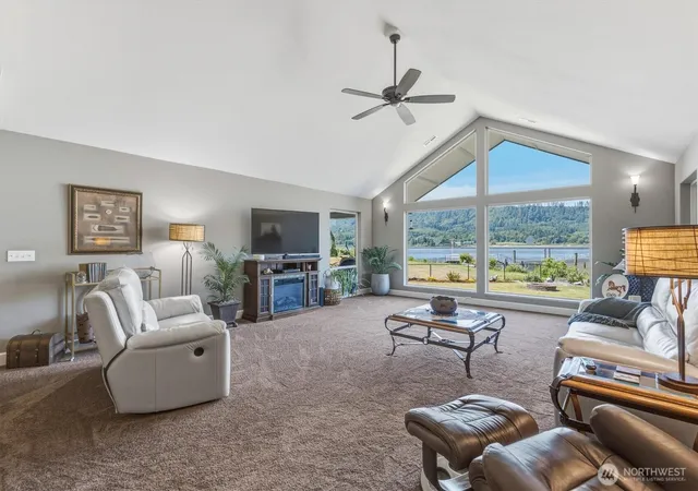Photo 4 of Single family home for sale at 268 S Welcome Slough Rd, Cathlamet, WA 98612 | MLS# NWM2534530 | Listing updated on 2026-09-21