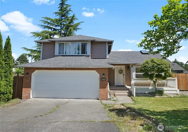 Photo 1 of Single family home for sale at 32332 19th Court Sw, Federal Way, WA 98023 | MLS# NWM2534573 | Listing updated on 2026-10-01