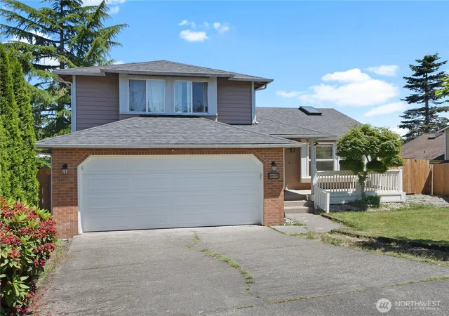 Photo 2 of Single family home for sale at 32332 19th Court Sw, Federal Way, WA 98023 | MLS# NWM2534573 | Listing updated on 2026-10-01