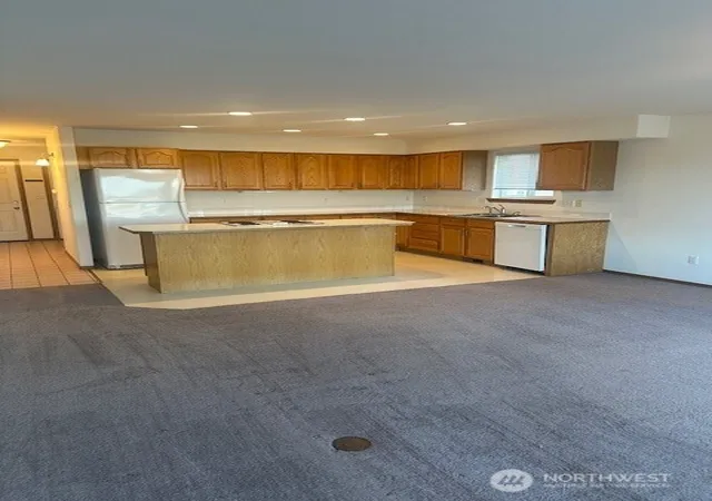 Photo 4 of Single family home for sale at 1300 W Marina Dr #16, Moses Lake, WA 98837 | MLS# NWM2534689 | Listing updated on 2026-09-21