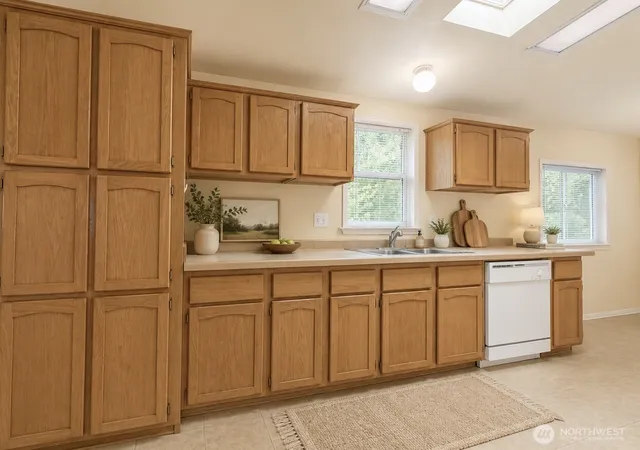 Photo 3 of Manufactured home for sale at 8375 Golden Valley Blvd, Maple Falls, WA 98266 | MLS# NWM2534699 | Listing updated on 2026-09-21
