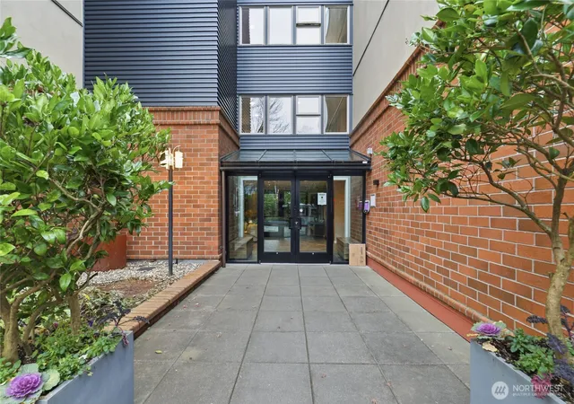 Photo 3 of Condo for sale at 275 W Roy St #412, Seattle, WA 98119 | MLS# NWM2534702 | Listing updated on 2026-09-28