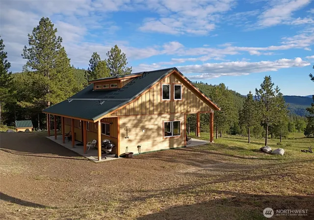 Photo 2 of Single family home for sale at 359 Bandtman Rd, Tonasket, WA 98855 | MLS# NWM2534704 | Listing updated on 2026-09-21