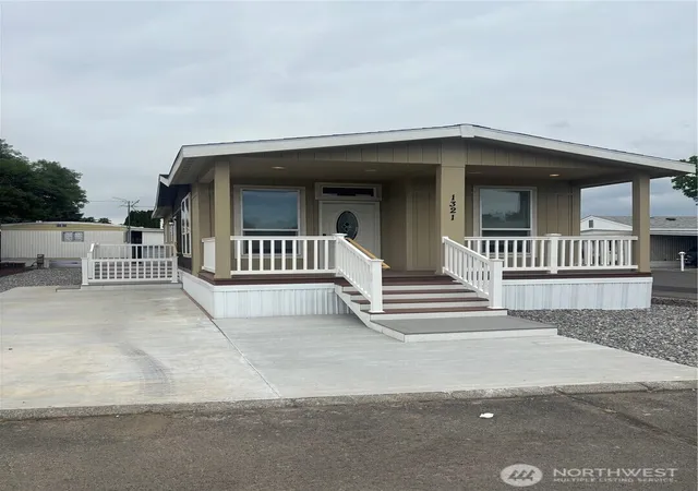 Photo 2 of Manufactured home for sale at 1321 Fort, Walla Walla, WA 99362 | MLS# NWM2534723 | Listing updated on 2026-09-21