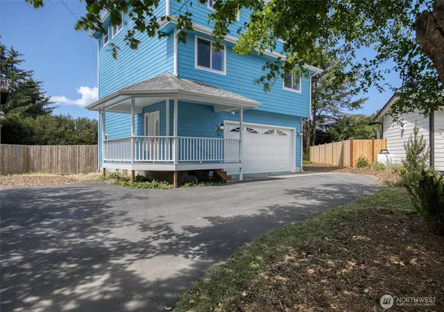 Photo 2 of Single family home for sale at 251 Ocean Shrs Blvd Sw, Ocean Shores, WA 98569 | MLS# NWM2534735 | Listing updated on 2026-09-21