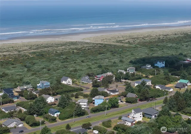 Photo 3 of Single family home for sale at 251 Ocean Shrs Blvd Sw, Ocean Shores, WA 98569 | MLS# NWM2534735 | Listing updated on 2026-09-21